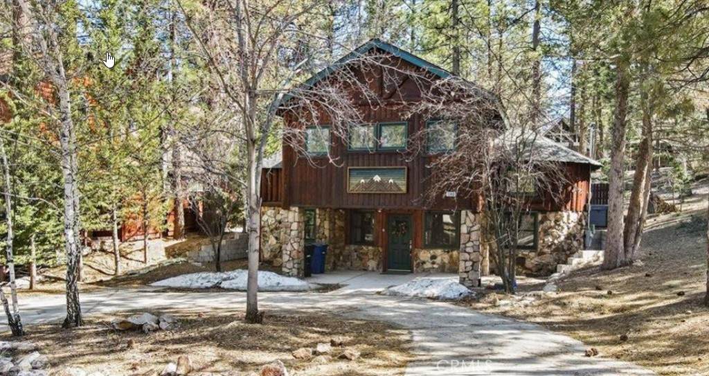 1140 Vine Avenue - Photo 1