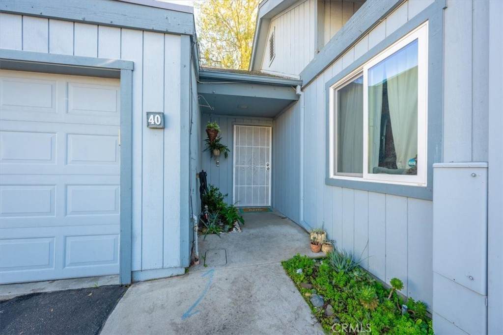 40 Sombrilla Court - Photo 1