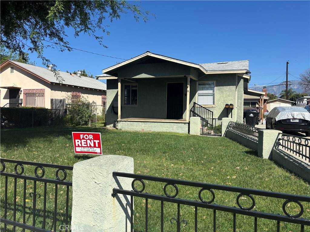 646 Belmont - Photo 1