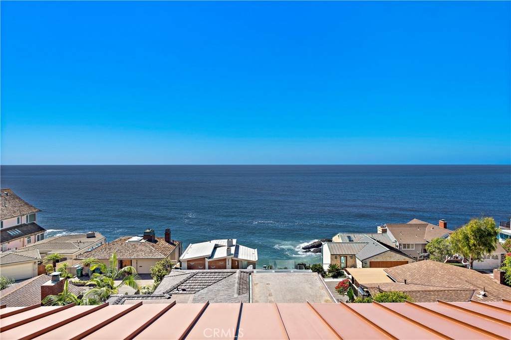 2037 Coast - Photo 1