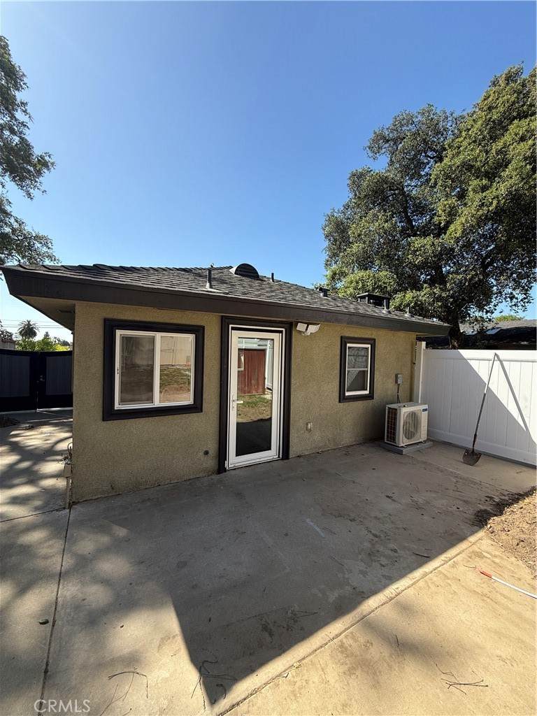 1147 Lemon - Photo 1