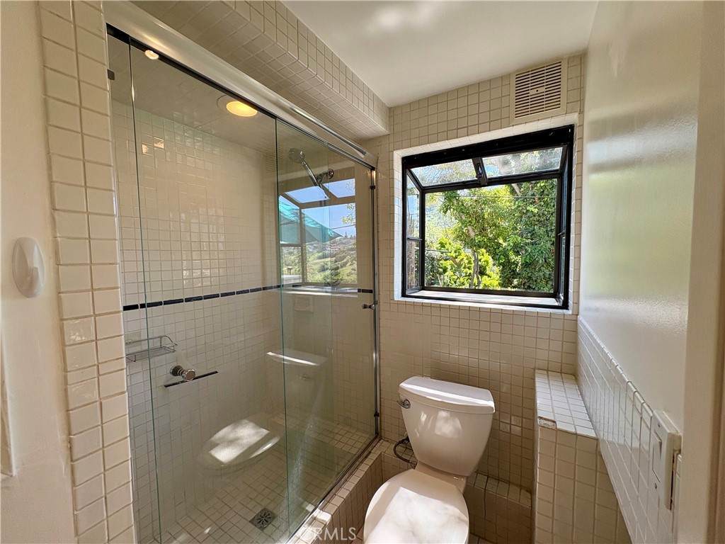 https://bt-photos.global.ssl.fastly.net/socal/orig_boomver_2_419679209-2.jpg