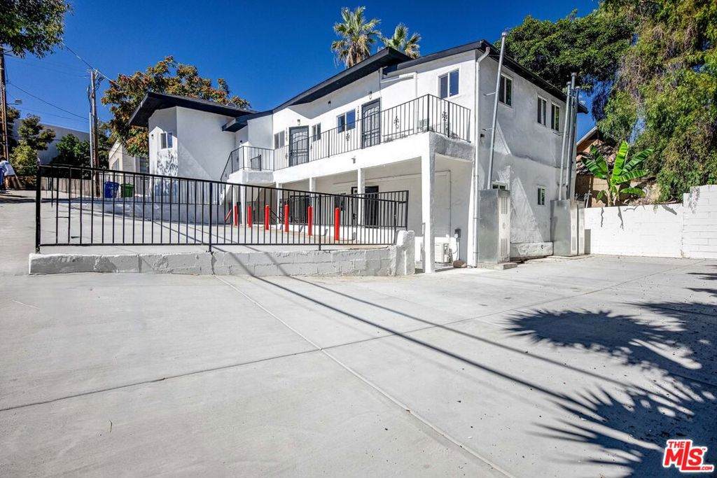 https://bt-photos.global.ssl.fastly.net/socal/orig_boomver_2_420418933-2.jpg