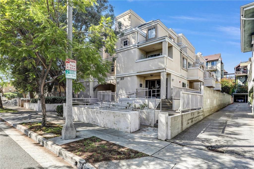 317 Del Mar - Photo 1