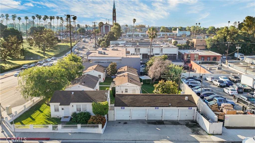 335 339 Centinela - Photo 1