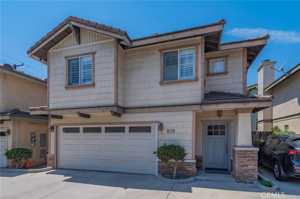 819 Duarte - Photo 1