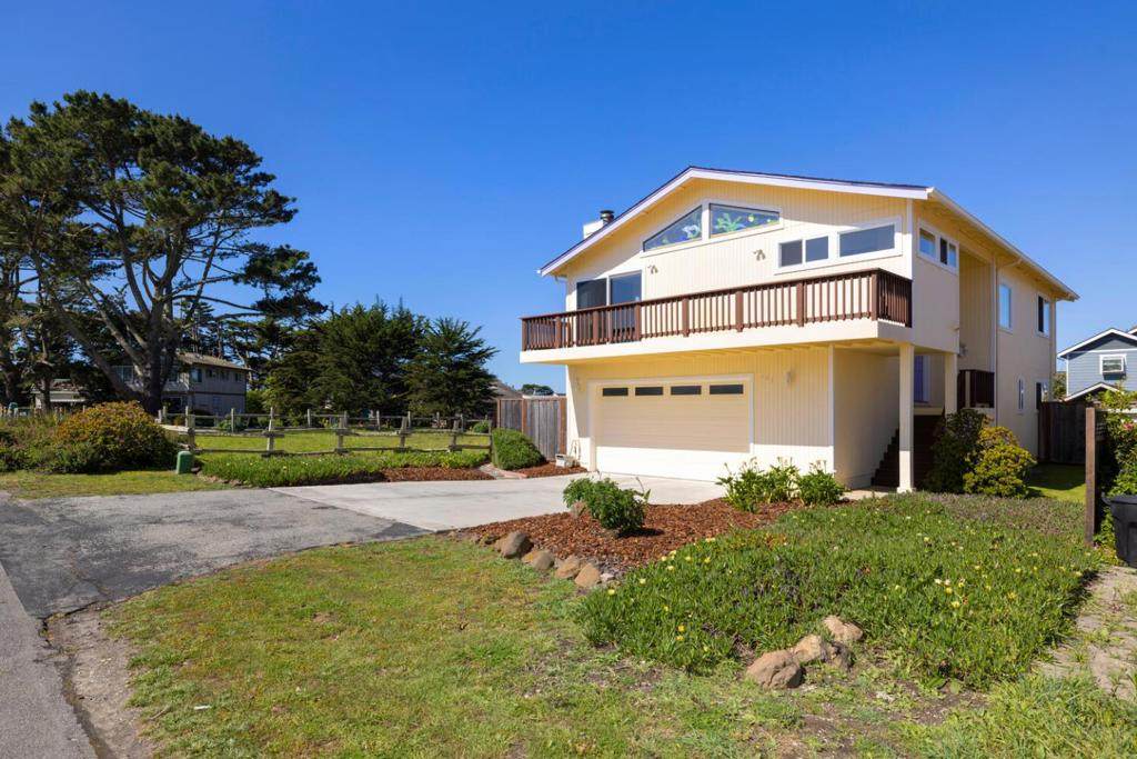 121 Bernal Avenue - Photo 1