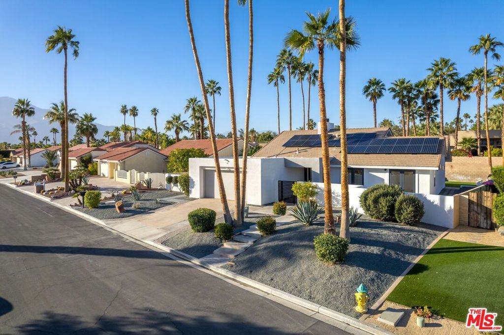 https://bt-photos.global.ssl.fastly.net/socal/orig_boomver_2_422659646-2.jpg