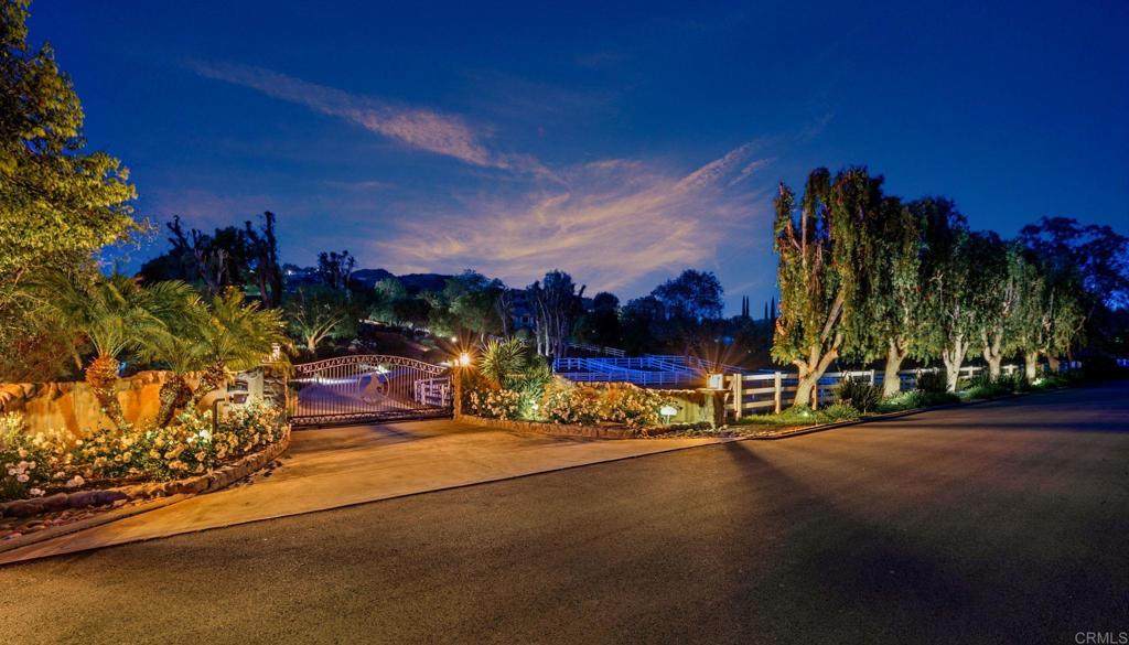 https://bt-photos.global.ssl.fastly.net/socal/orig_boomver_2_422677743-2.jpg