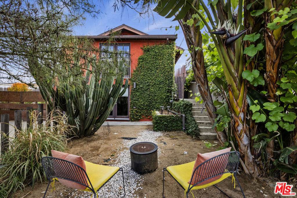 818 Avenue 52 - Photo 1