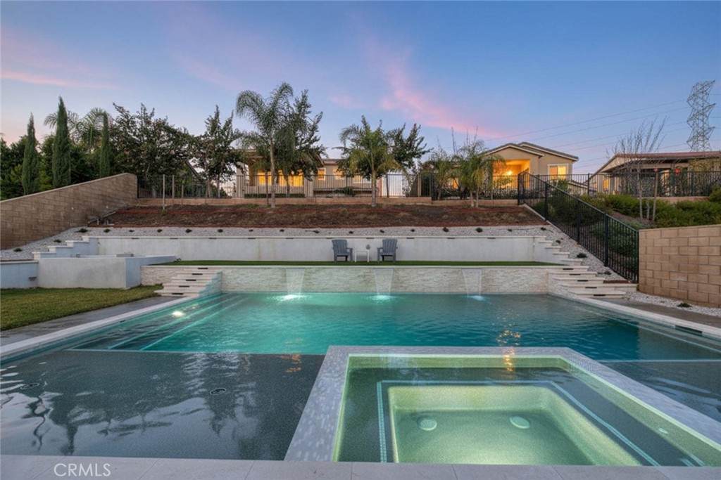 https://bt-photos.global.ssl.fastly.net/socal/orig_boomver_2_422702188-2.jpg