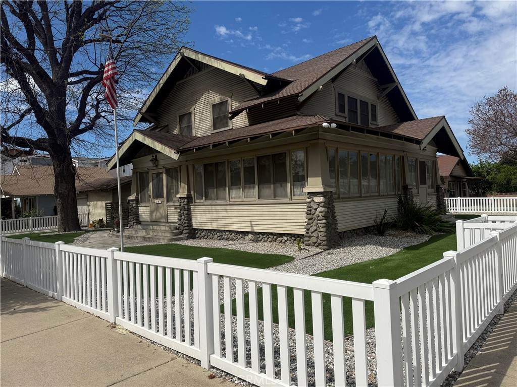 2147 White - Photo 1