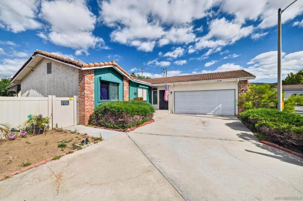 8529 Snow White Dr - Photo 1