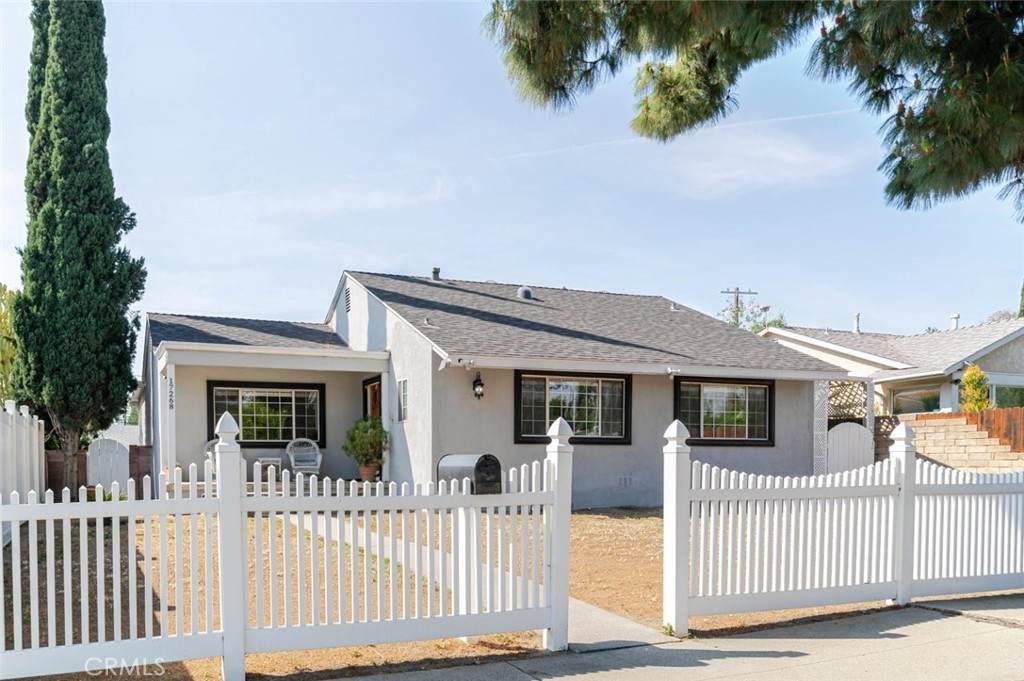 17268 San Fernando Mission Boulevard - Photo 1