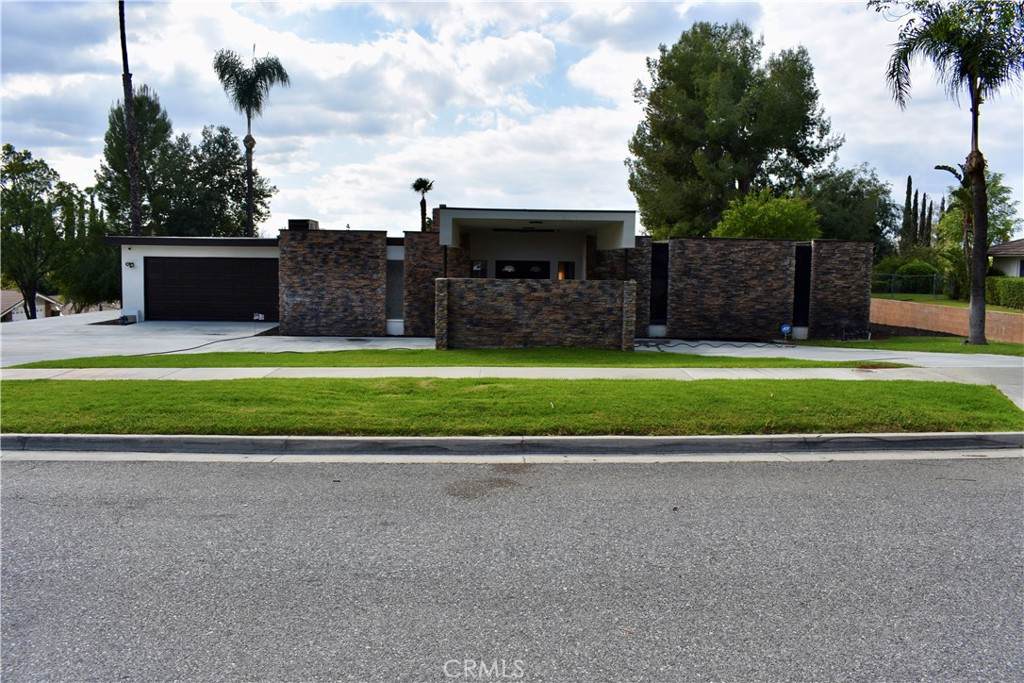 1156 Lyndhurst Drive - Photo 1