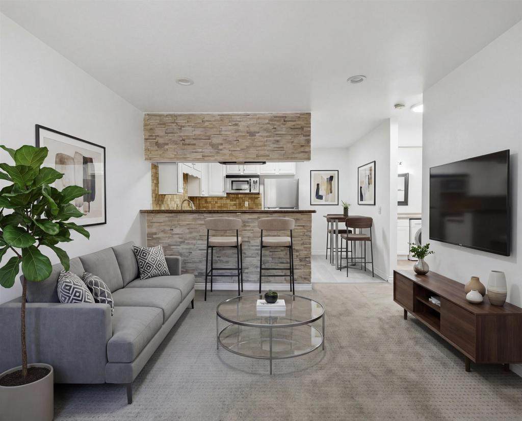 1681 Bayview Heights - Photo 1