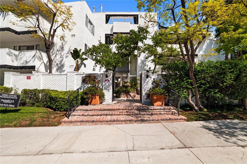 4950 Louise - Photo 1
