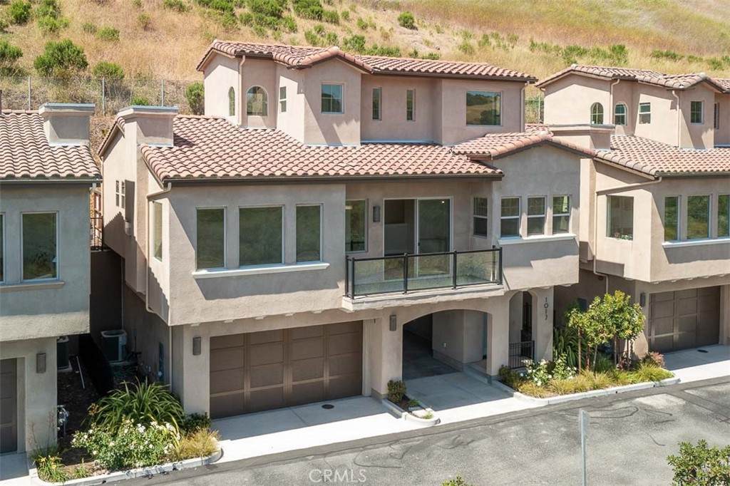 1017 Canyon Lane - Photo 1