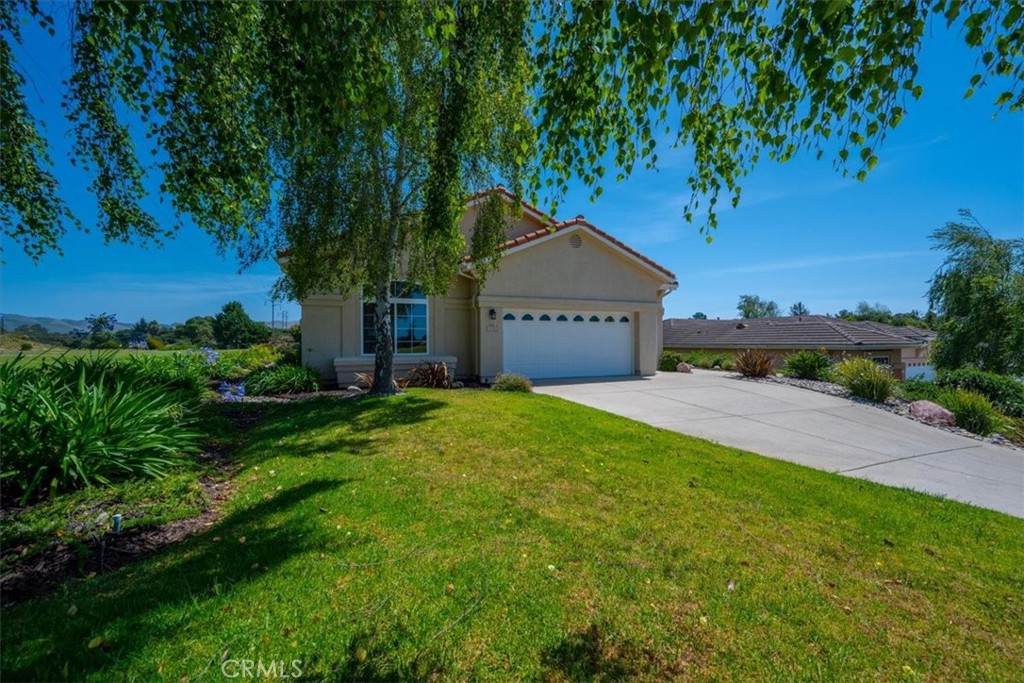 470 Links Drive - Photo 1
