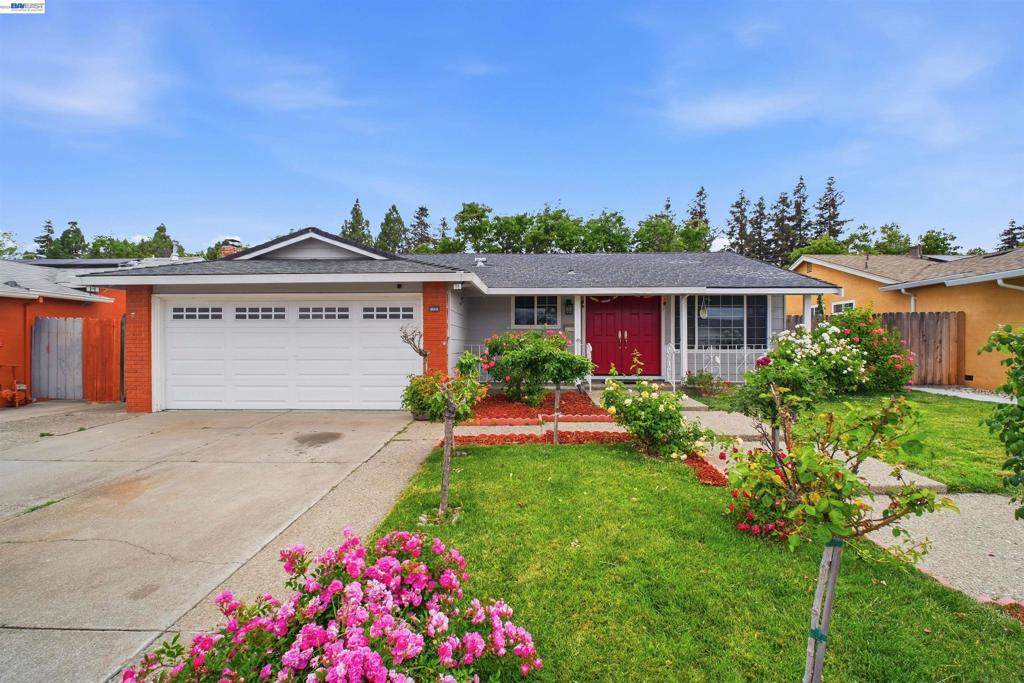 32252 Valiant Way - Photo 1