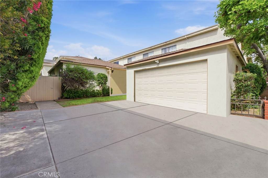 1547 Westgate - Photo 1