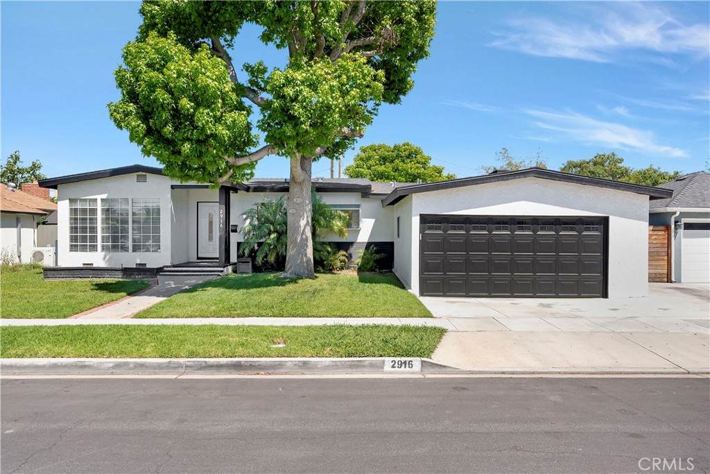 2916 Charlemagne Avenue - Photo 1