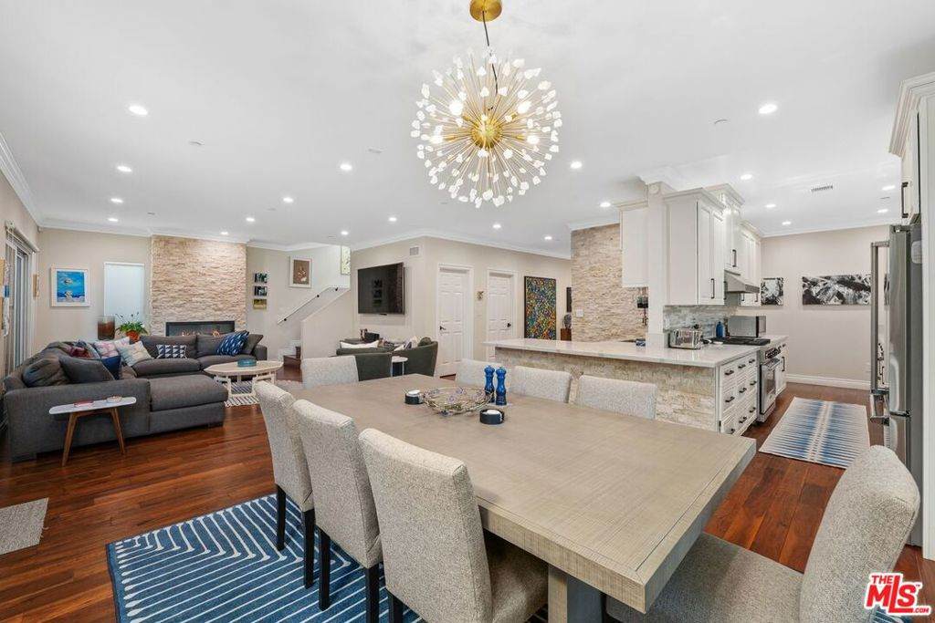 1568 Point View Street - Photo 1
