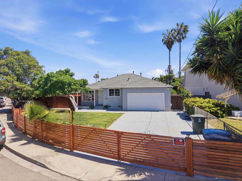 104 Lotus Way - Photo 1