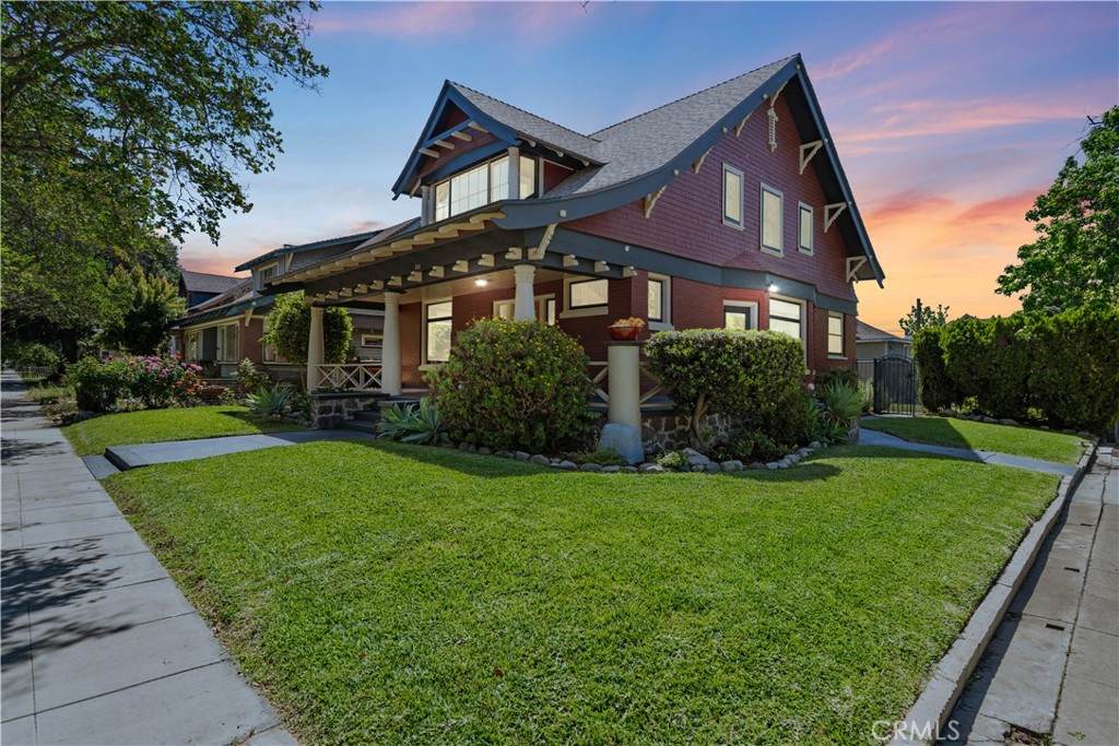 310 Kingsley Avenue - Photo 1