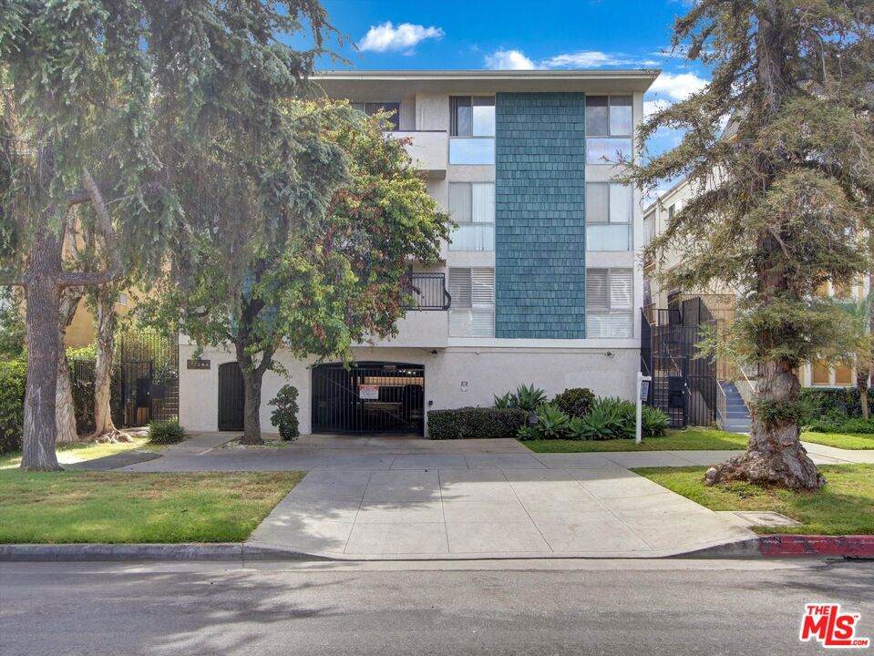 244 La Fayette Park Place - Photo 1