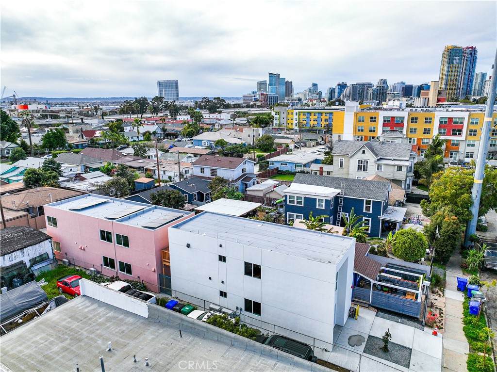 1877 Irving Avenue - Photo 1