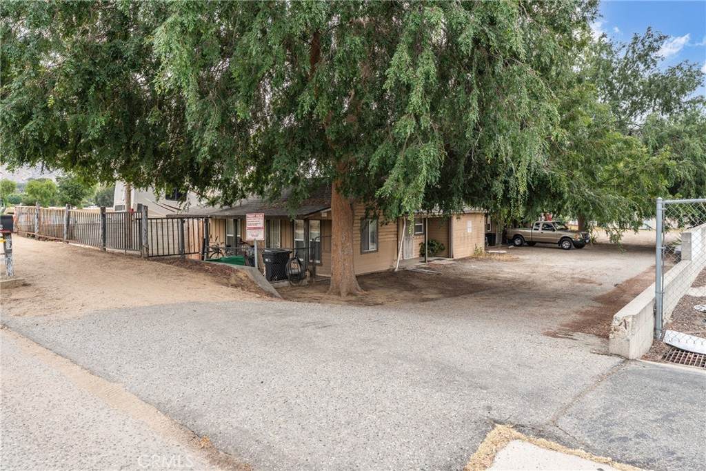 1652 4th - Photo 1
