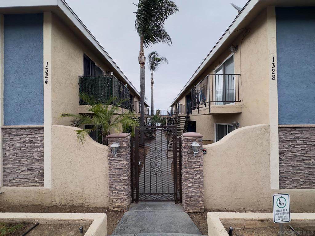 1328 Iris Ave - Photo 1