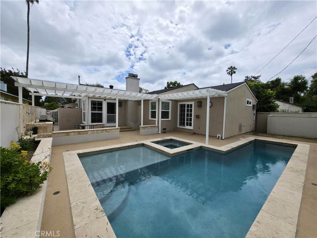 5339 Veloz Avenue - Photo 1