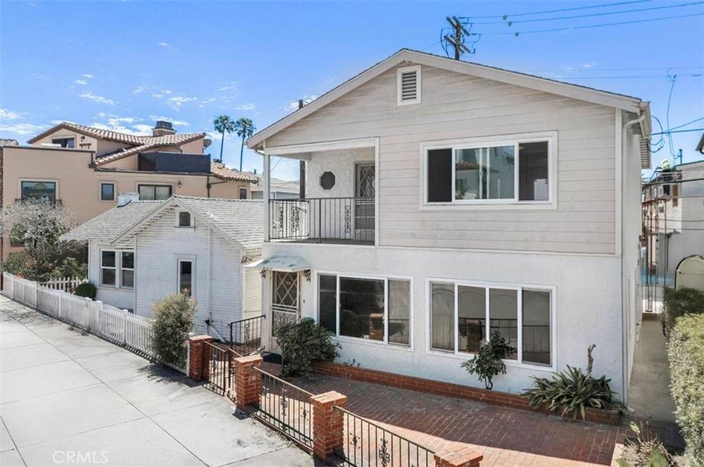 805 Bay - Photo 1