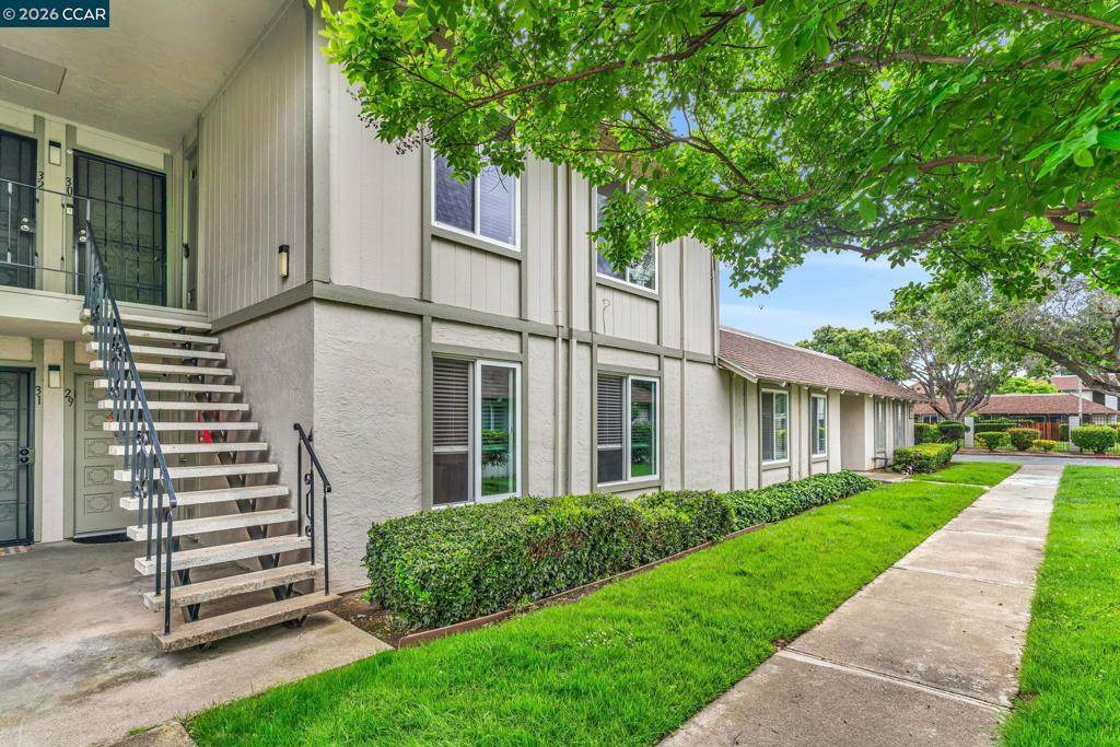 825 Oak Grove Rd - Photo 1
