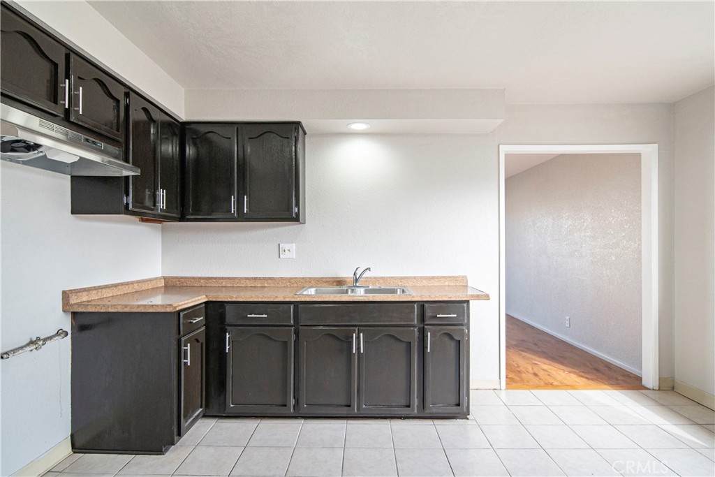 1308 E Oaks Street - Photo 1
