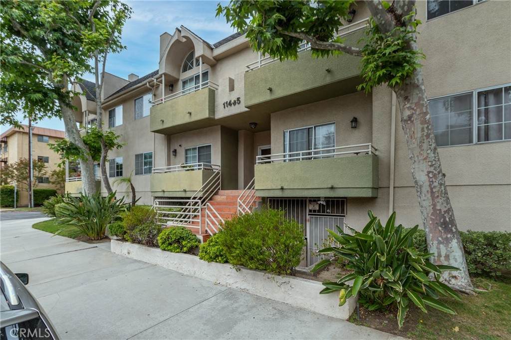 11485 Moorpark Street - Photo 1