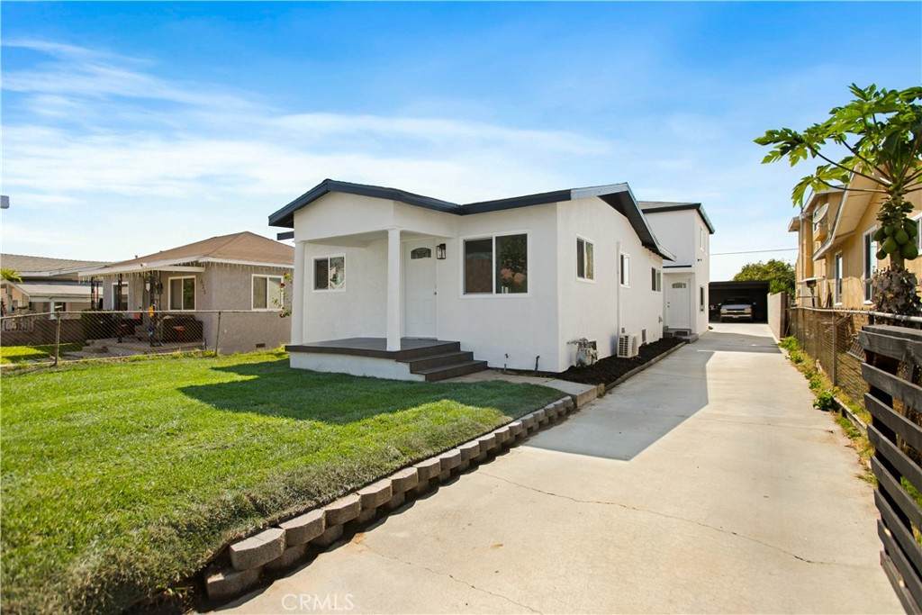 631 Leonard - Photo 1