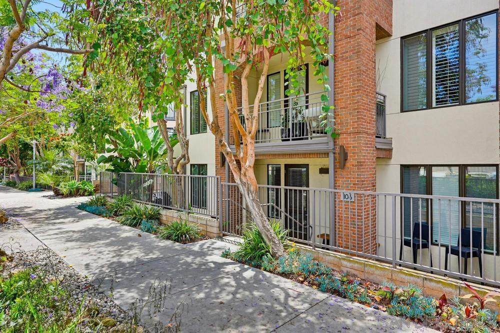 5440 La Jolla - Photo 1