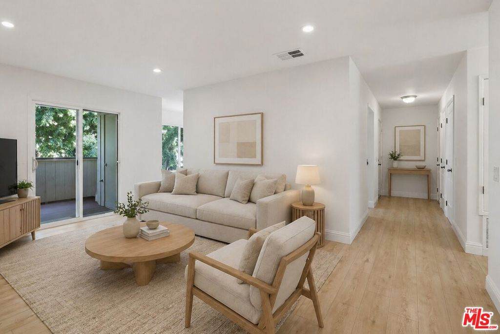 2511 Easton Place - Photo 1