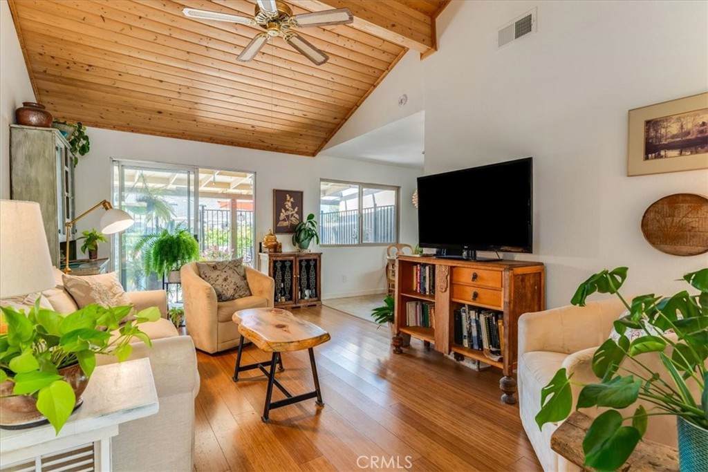 https://bt-photos.global.ssl.fastly.net/socal/orig_boomver_2_428031302-2.jpg