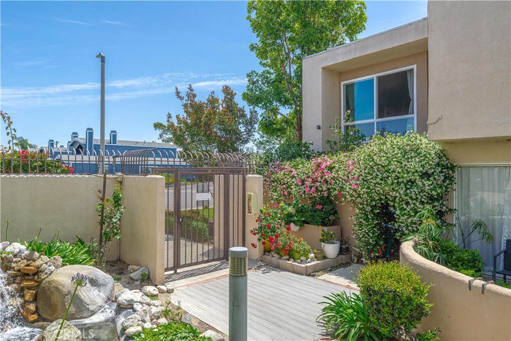 10732 Knott - Photo 1