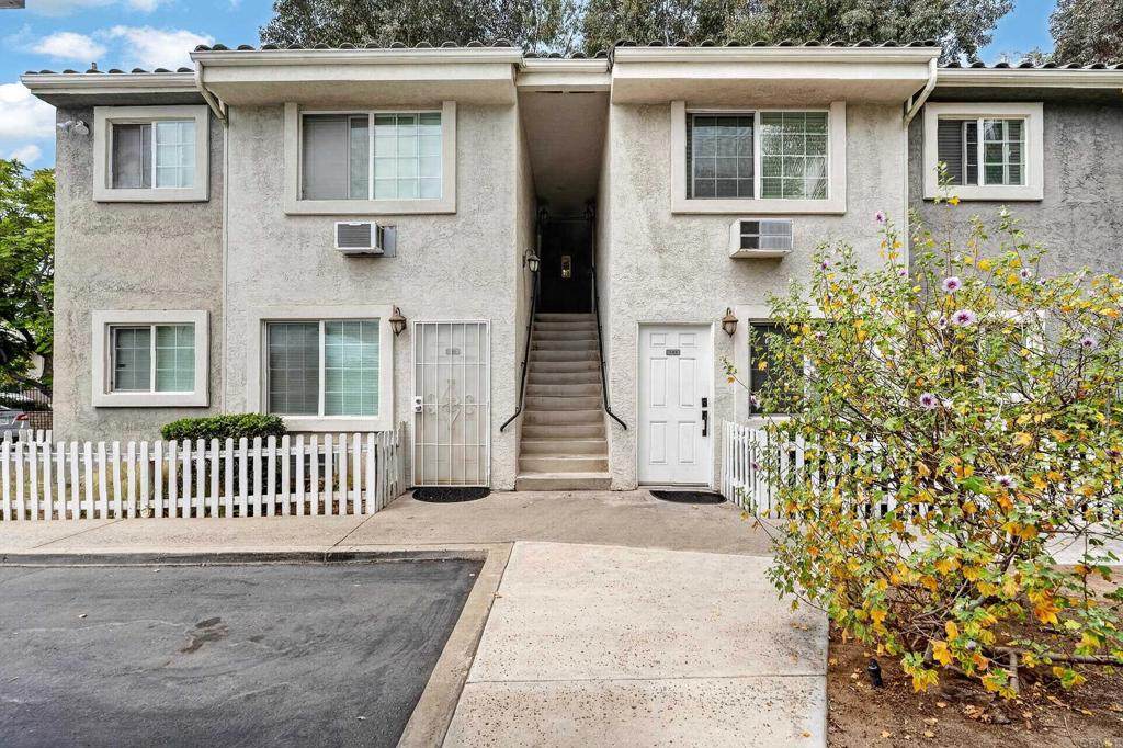 523 Graves Avenue - Photo 1