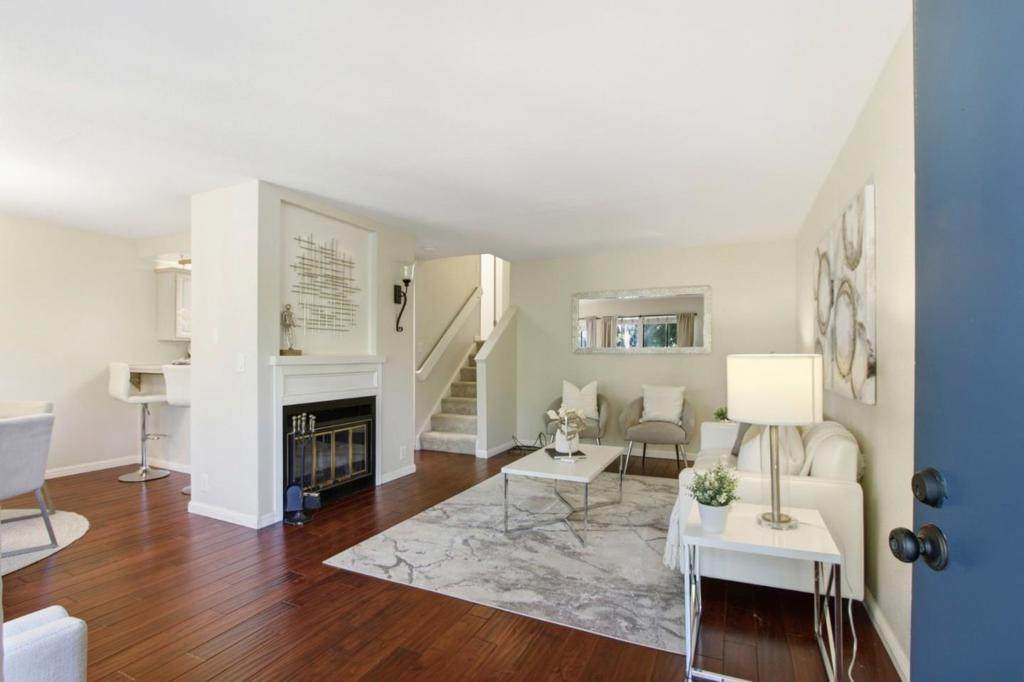 942 La Barbera Drive - Photo 1