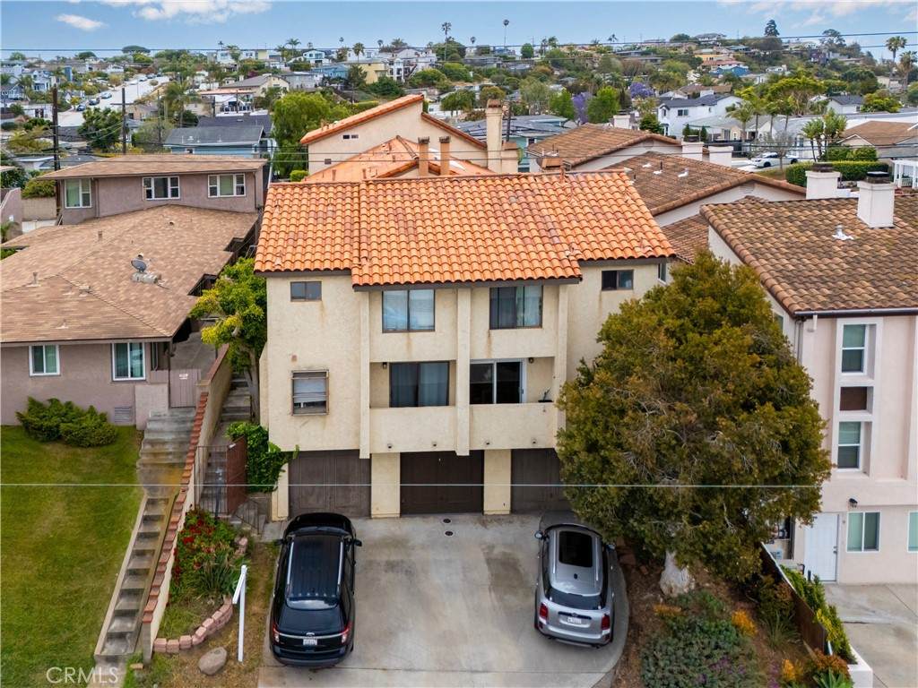 2061 Chatsworth - Photo 1