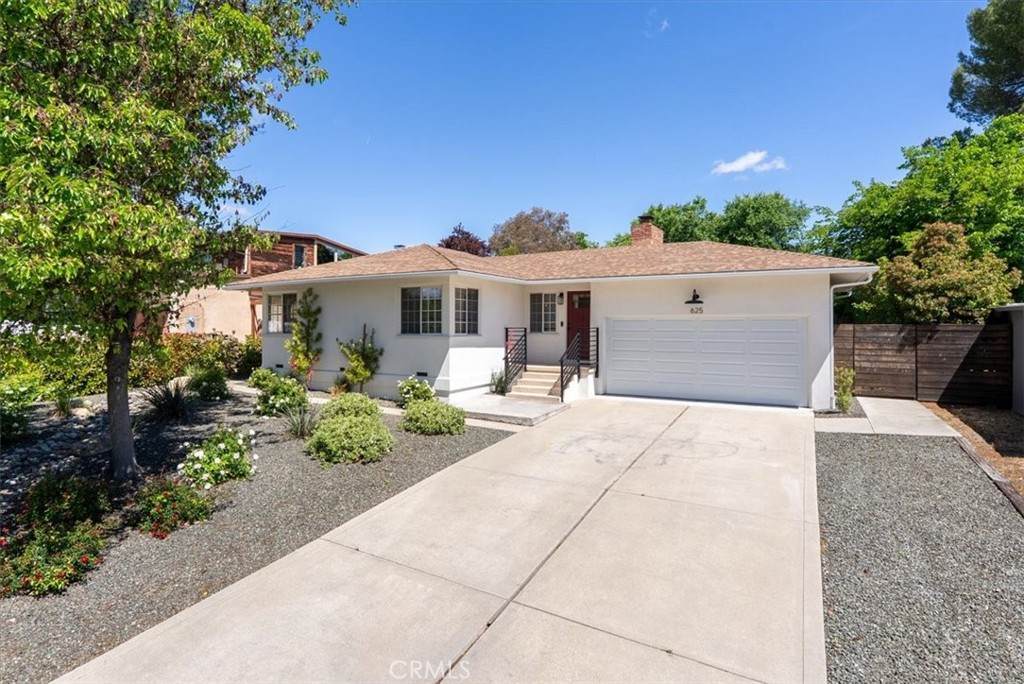 625 Moss - Photo 1