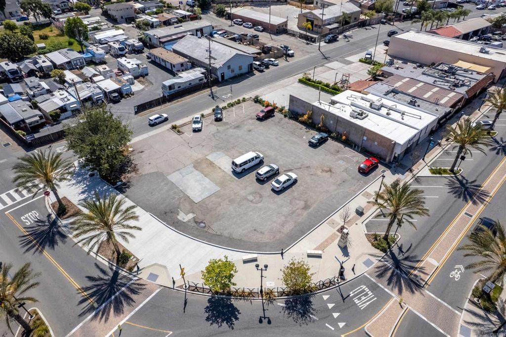 745 Santa Fe Ave. - Photo 1