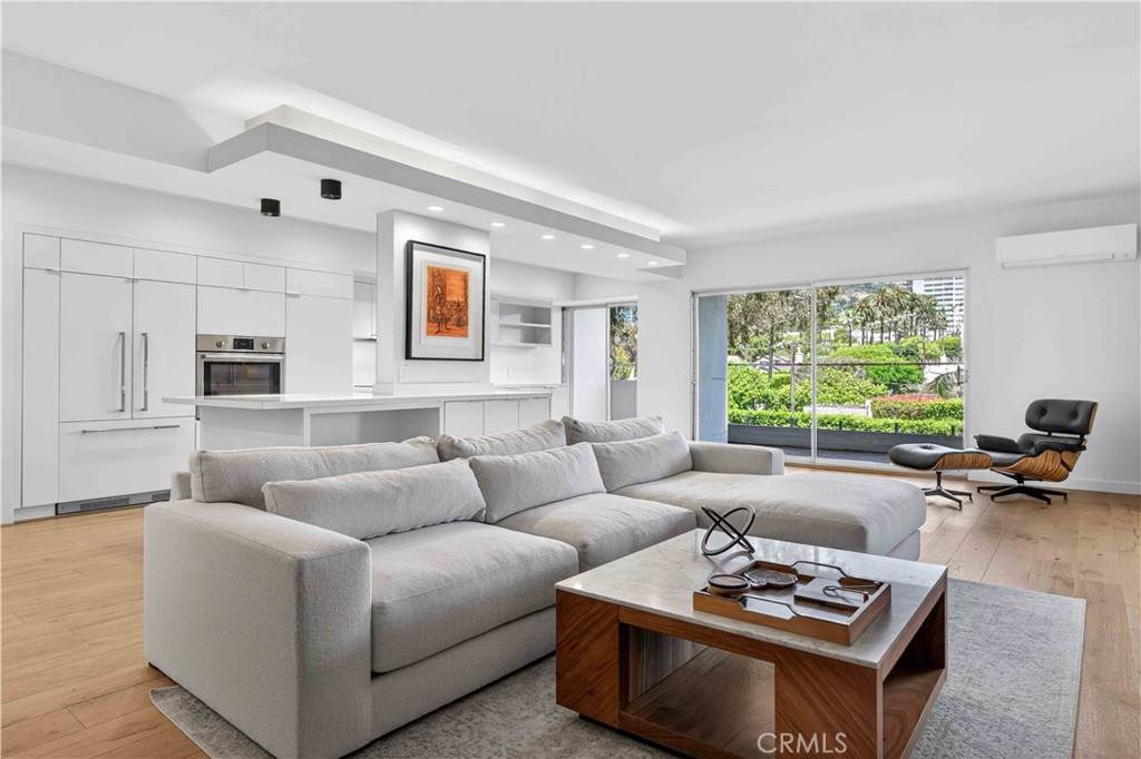 838 Doheny - Photo 1