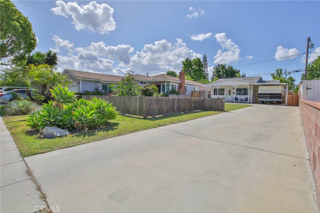 1404 Michelson - Photo 1